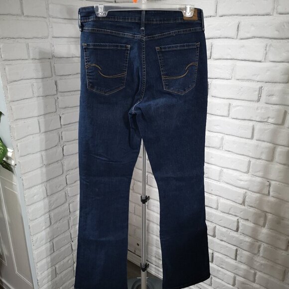 Signature Levi Strauss Gold Ladies Totally Shaping Bootcut Medium Wash Jeans - Picture 2 of 12